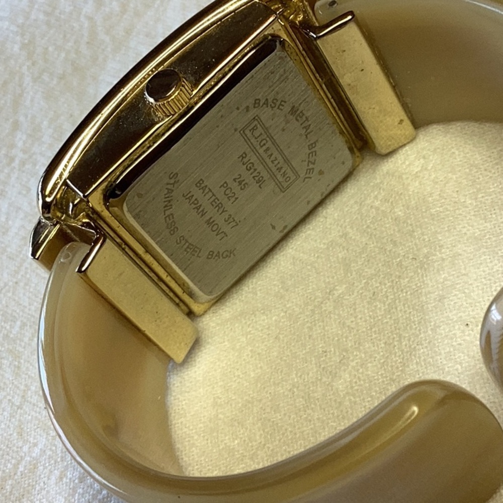 4 Watches & a Bracelet - Picture 11 of 16